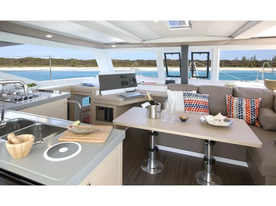Comfort - Catamaran in Grimaud