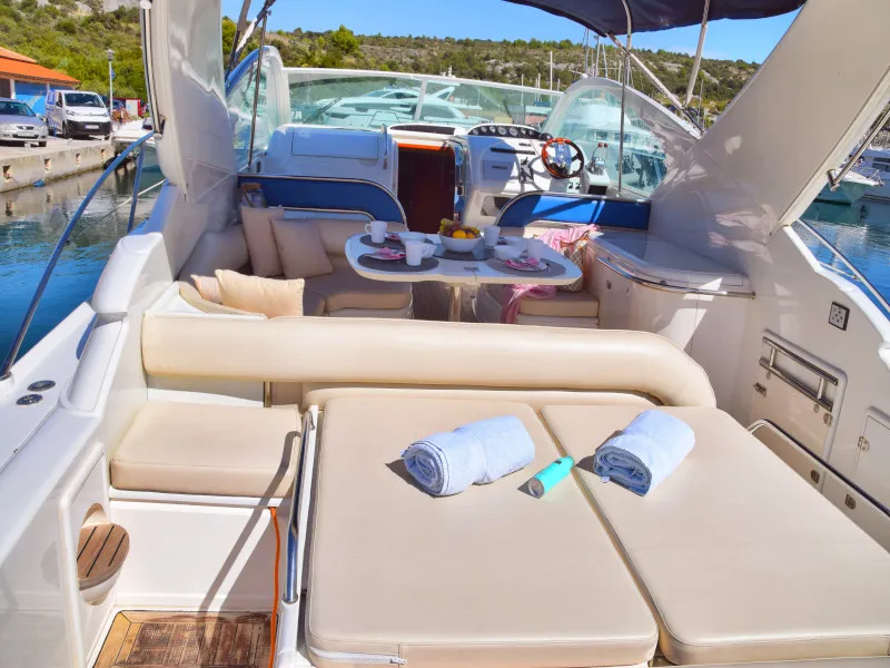 H.I.T. - Motor Yacht in Primošten
