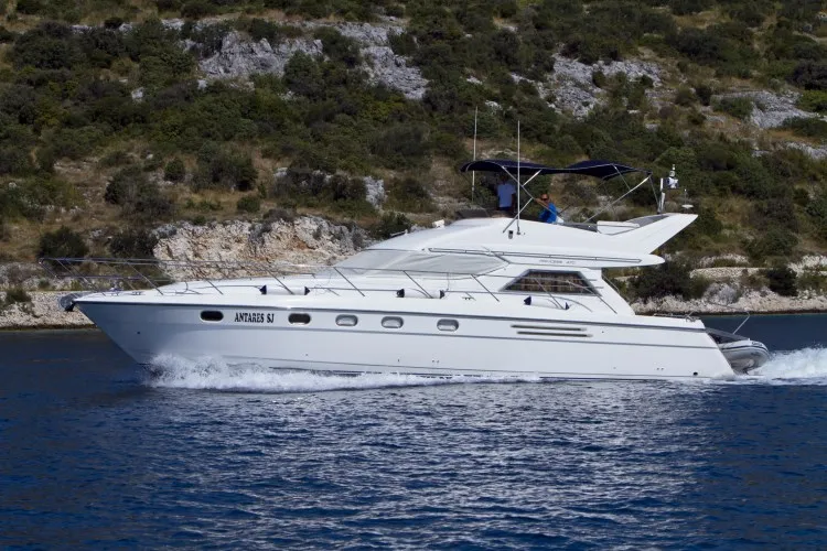 Antares II - Motor Yat içinde Primošten