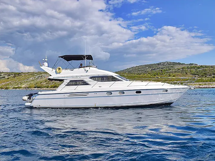 Carpe Diem - Motor Yacht in Primošten