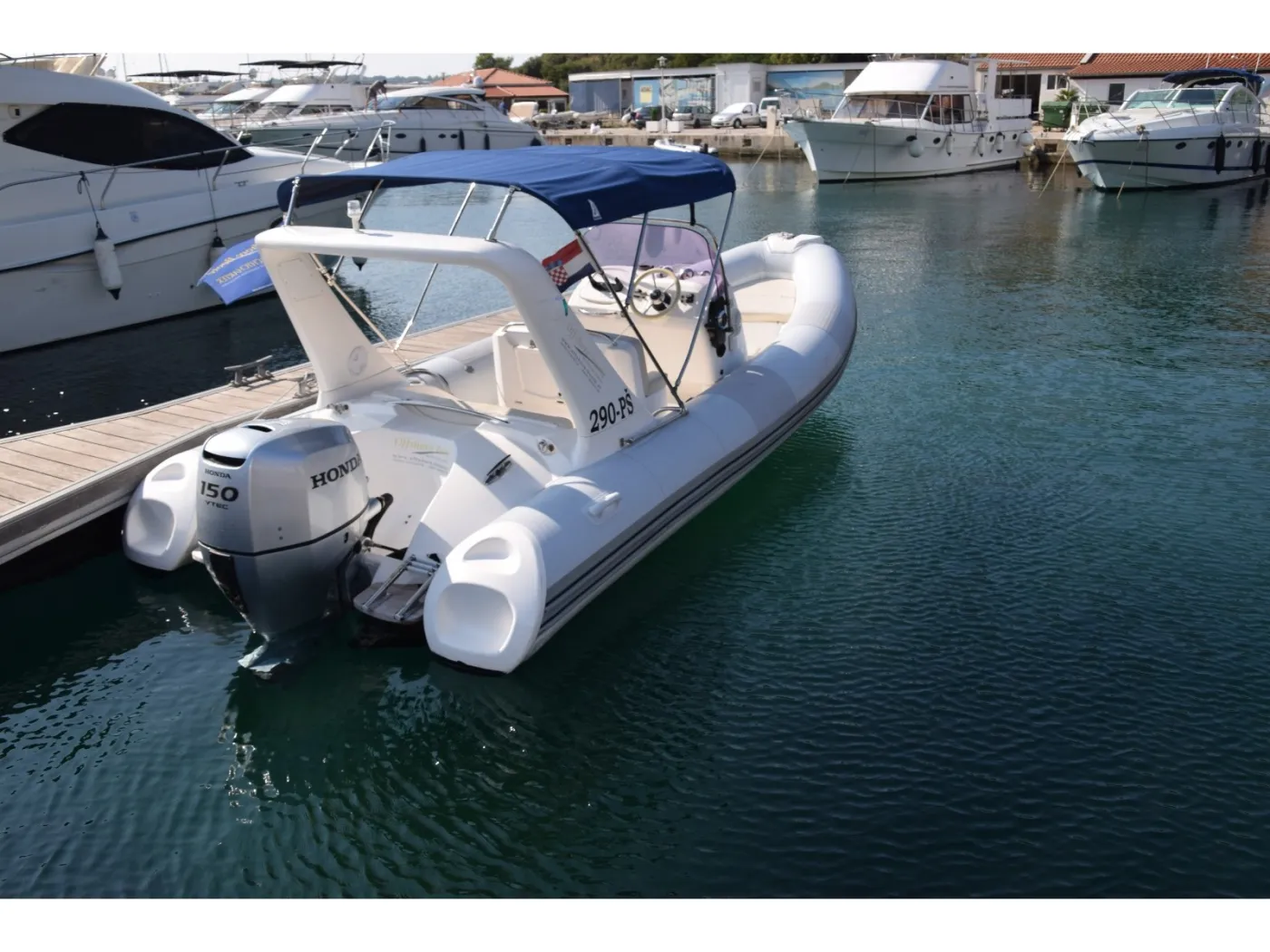 Sunshine - Motor Yacht in Primošten