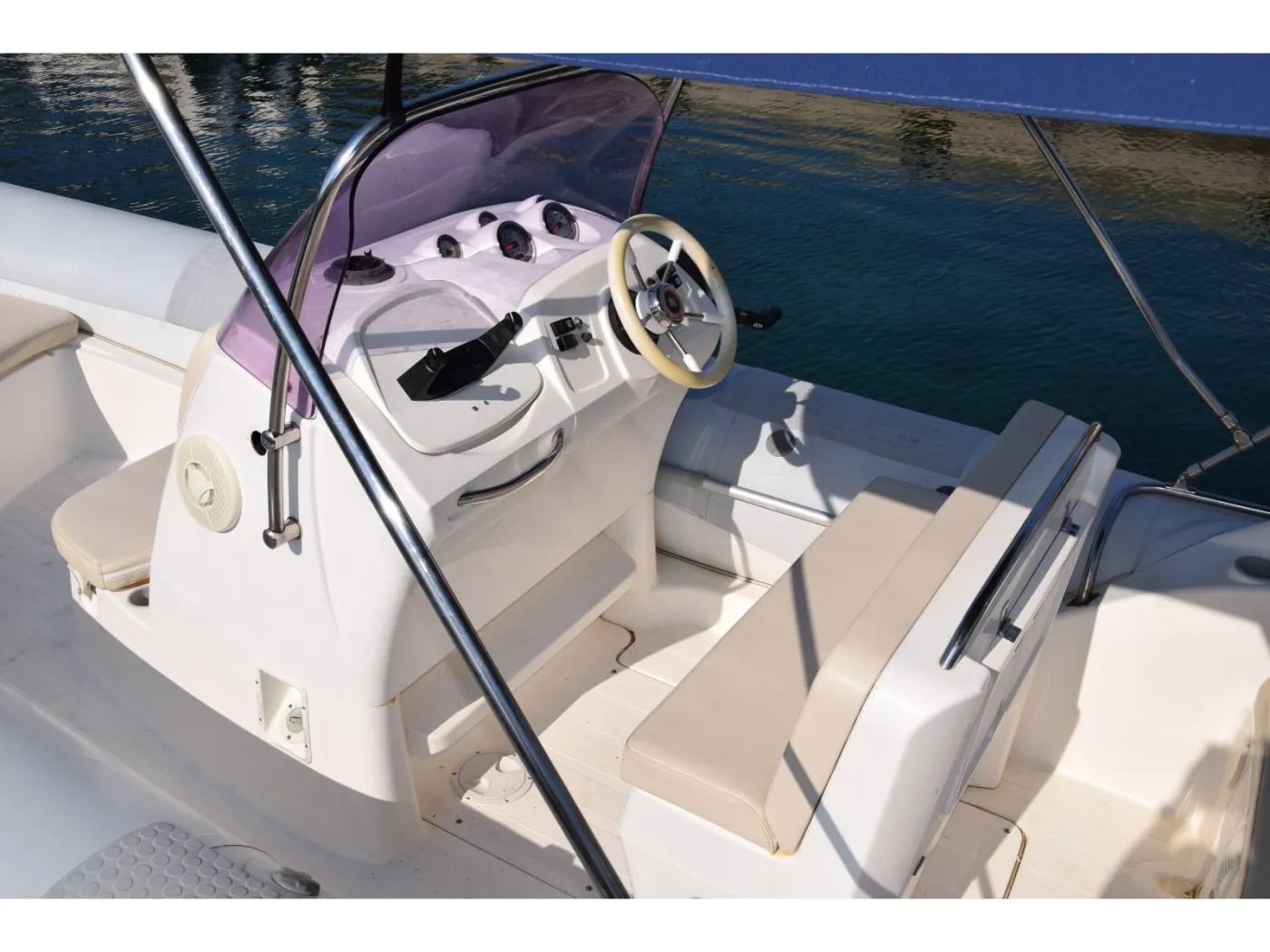 Sunshine - Motor Yacht in Primošten