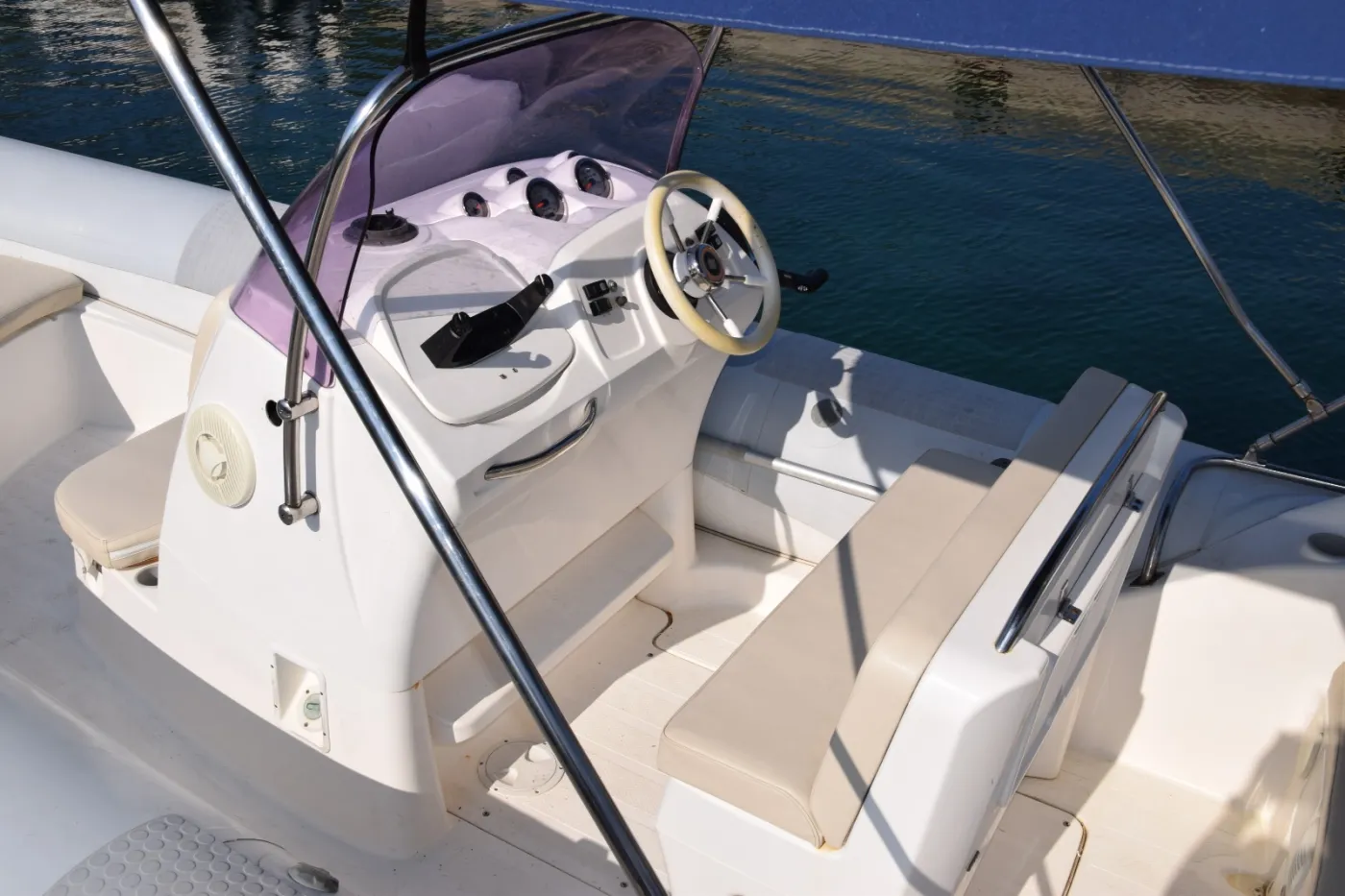 Sunshine - Motor Yacht in Primošten