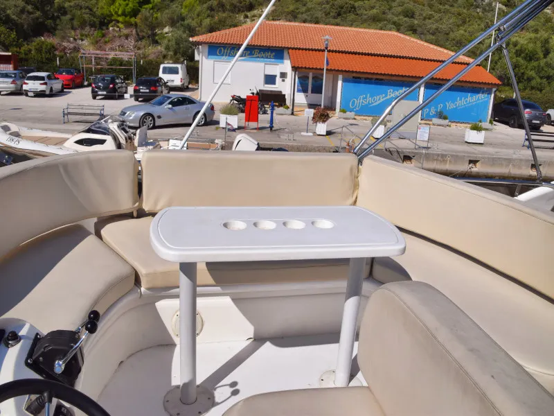 Julia - Motor Yacht in Primošten