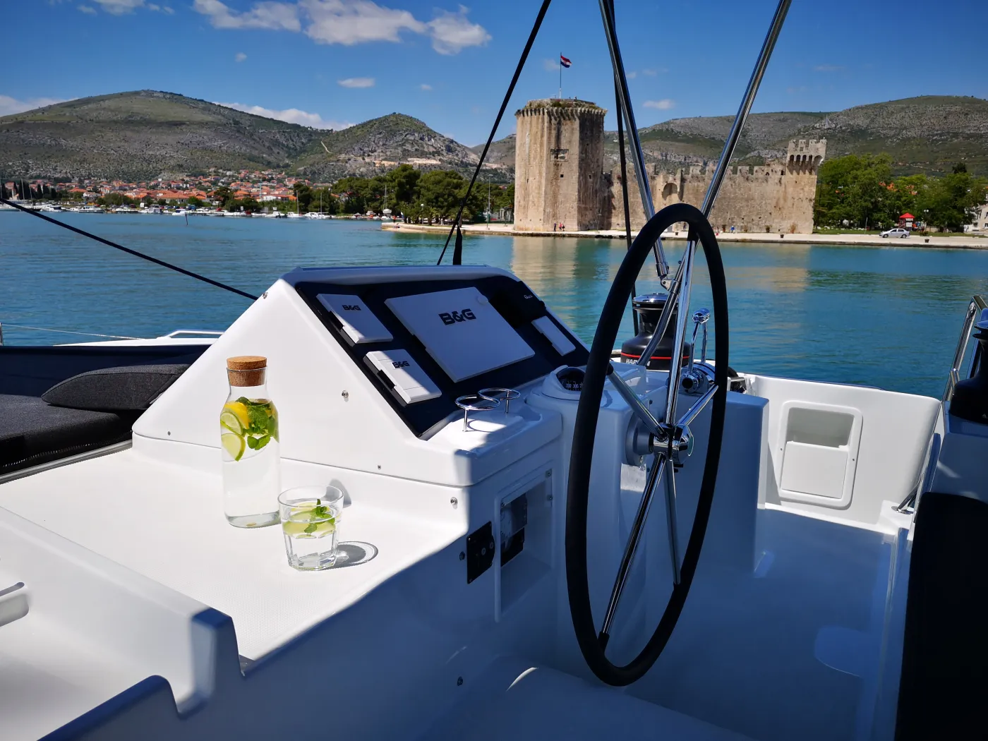 REGGAE POINT - Catamaran in Komolac