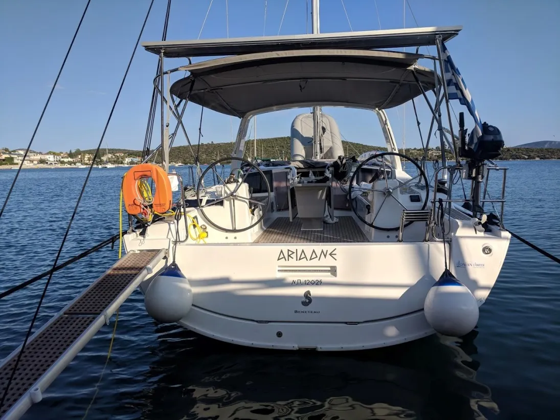 Ariadne - Yelkenli içinde Alimos