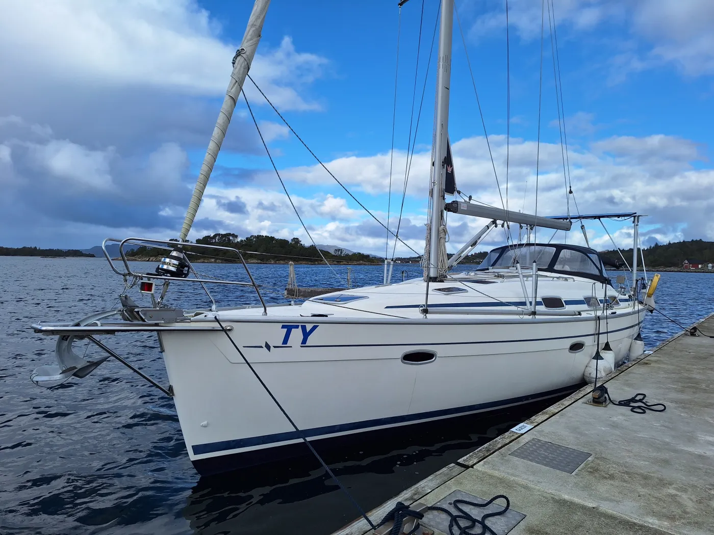TY - Sailboat in Ytrebygda
