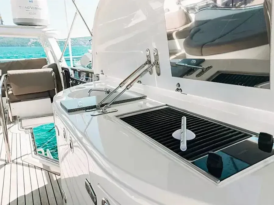 Premium - Motor Yacht in Drage