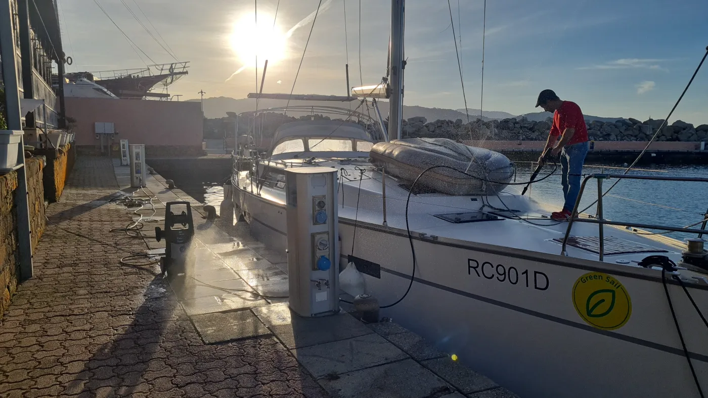 Six - Sailboat in Tonnarella