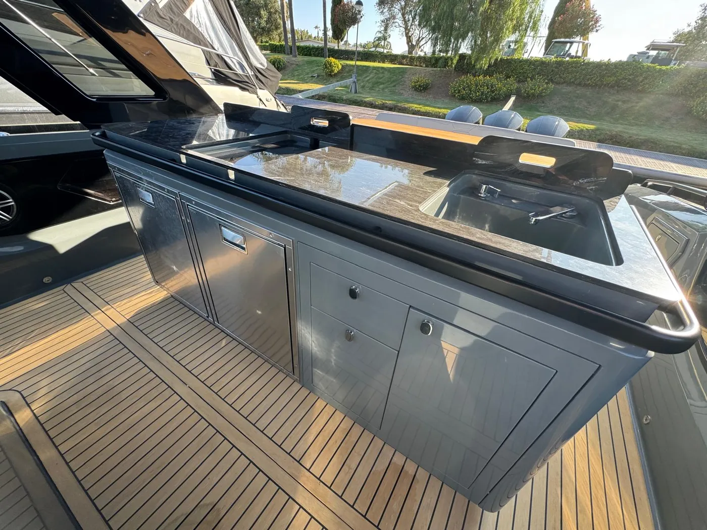 Nautilus 01 - Motor Yat içinde Terracina