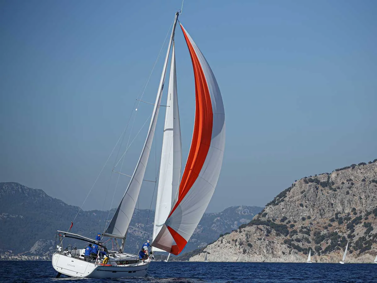 Leisure - Yelkenli içinde Sarıana
