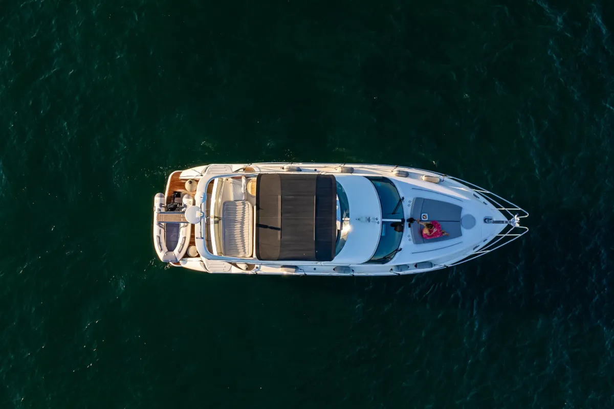Carina - Motor Yacht in Alimos