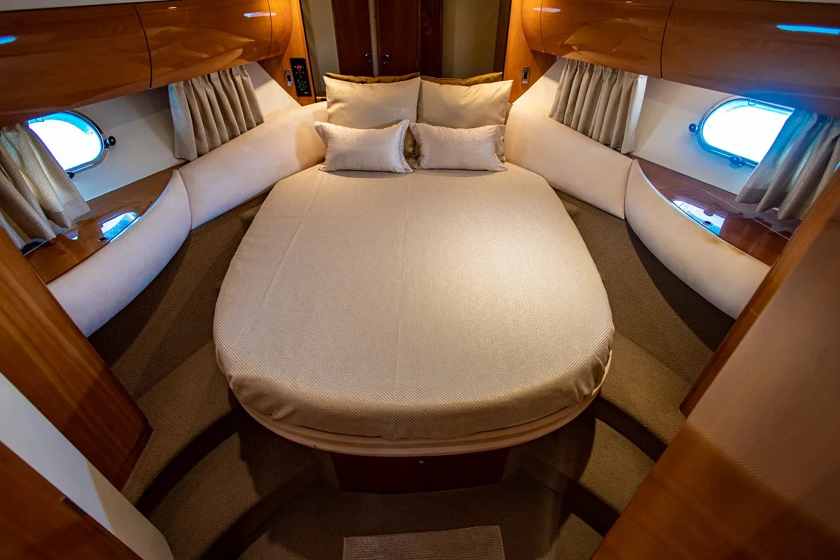 Carina - Motor Yacht in Alimos