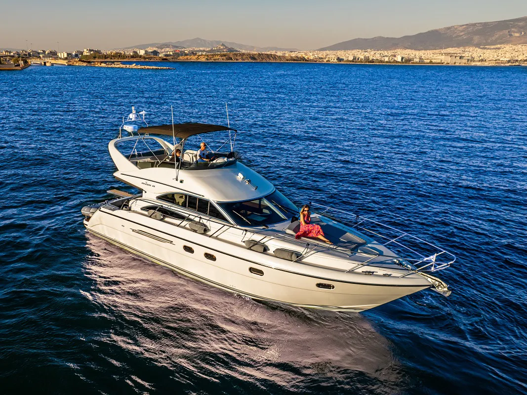 Carina - Motor Yacht in Alimos