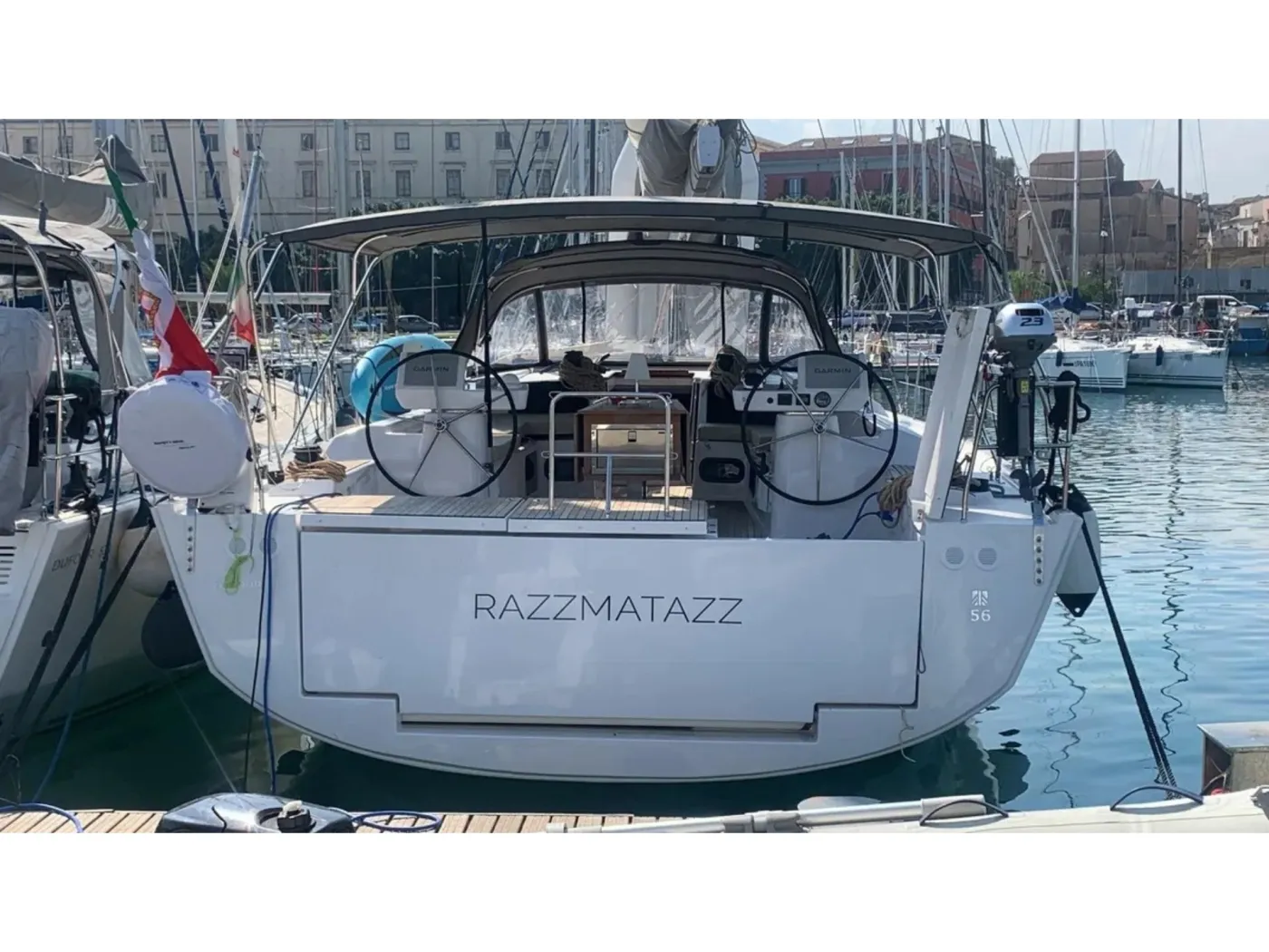 RAZZMATAZZ - Yelkenli içinde Sirakuza