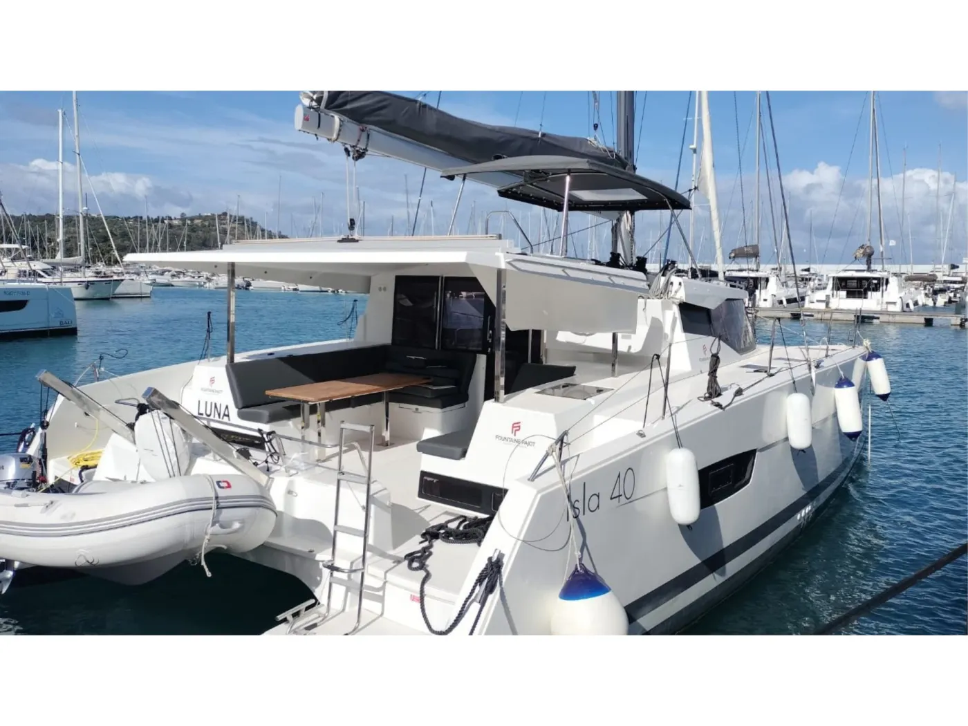 Luna - Katamaran içinde Cagliari
