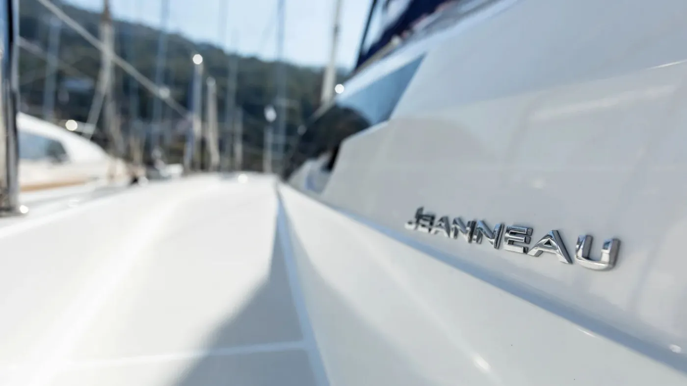 TETI - Sailboat in Vibo Marina