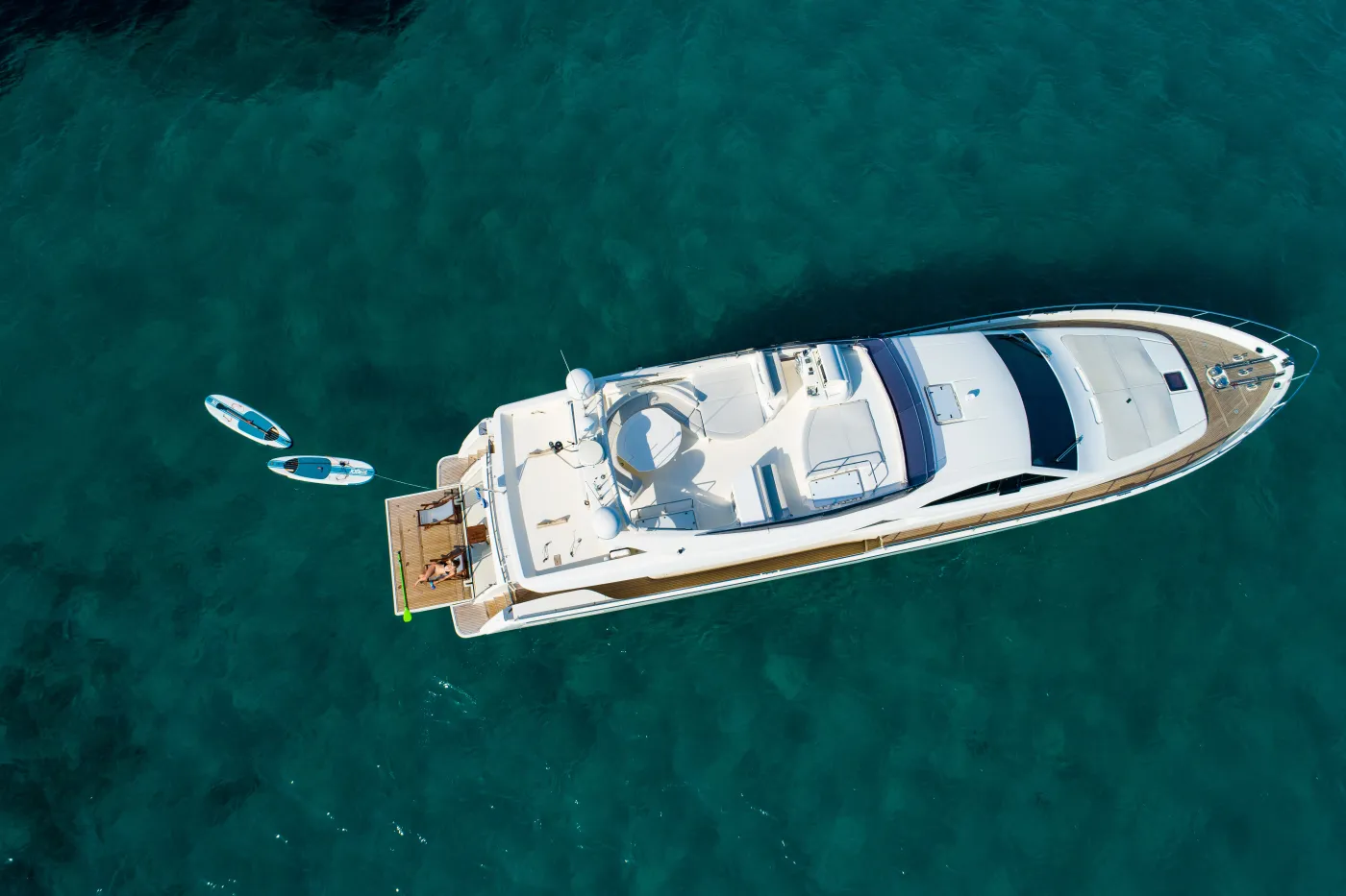 Nineteen - Motor Yacht in Elliniko