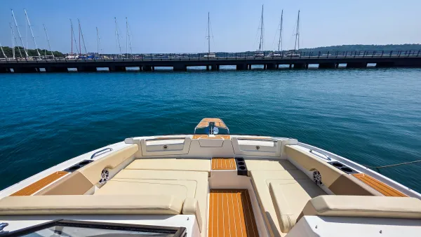 Aquila 32