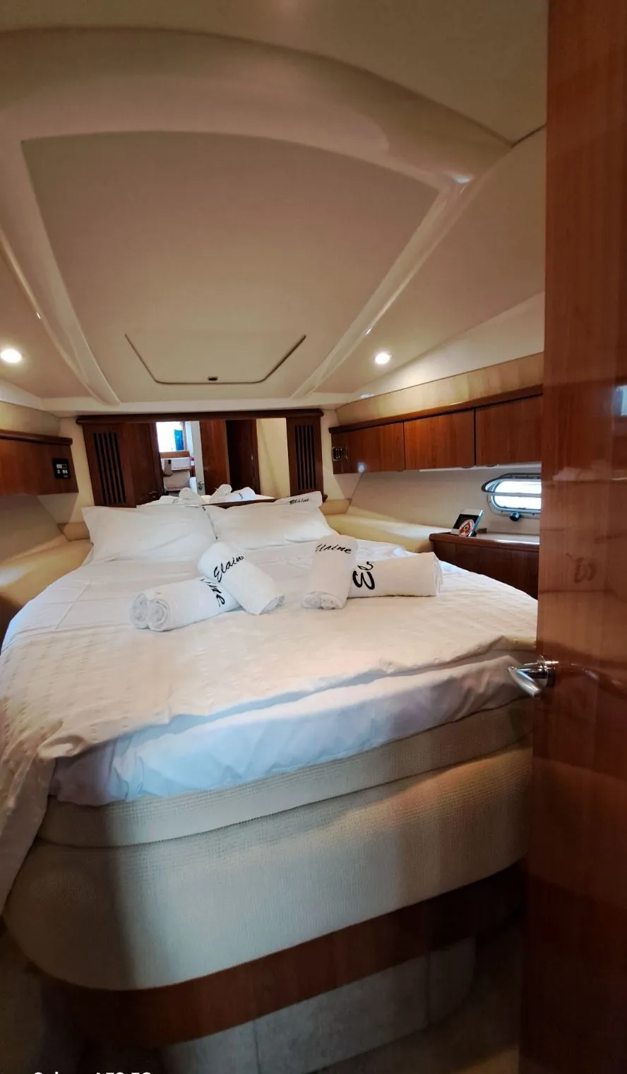 ELAINE - Motor Yacht in Alimos