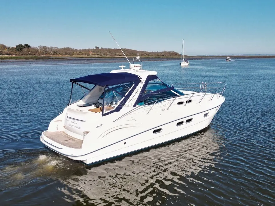 ELAINE - Motor Yacht in Alimos