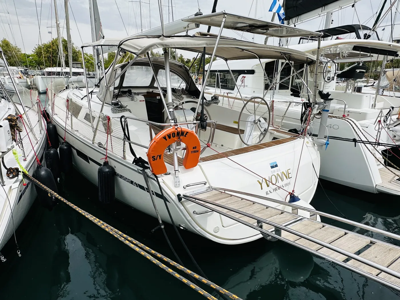 S/Y Yvonne - Sailboat in Alimos