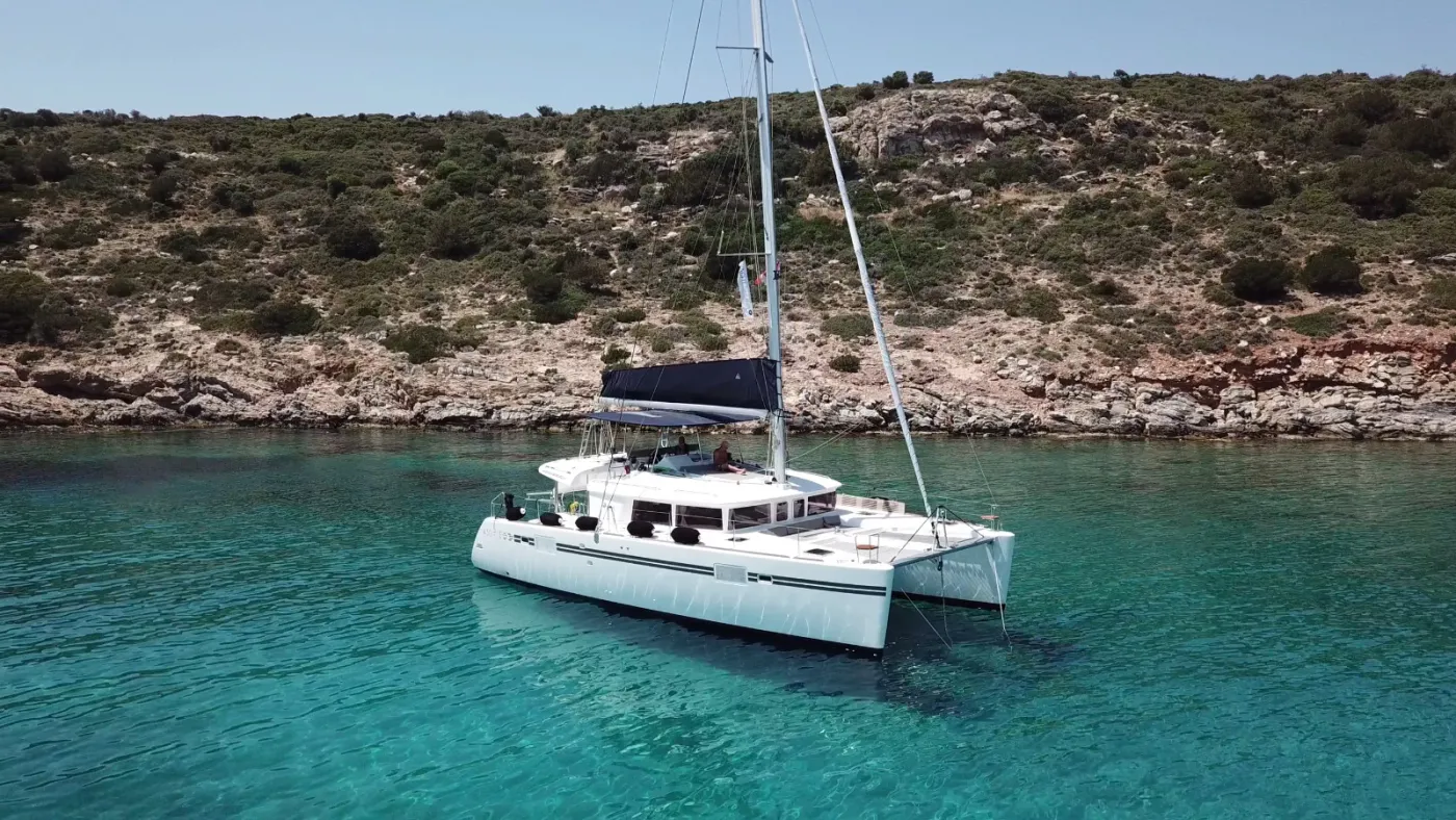 Baccarat - (A/C - Generator - Refit 2021) - Katamaran içinde Alimos