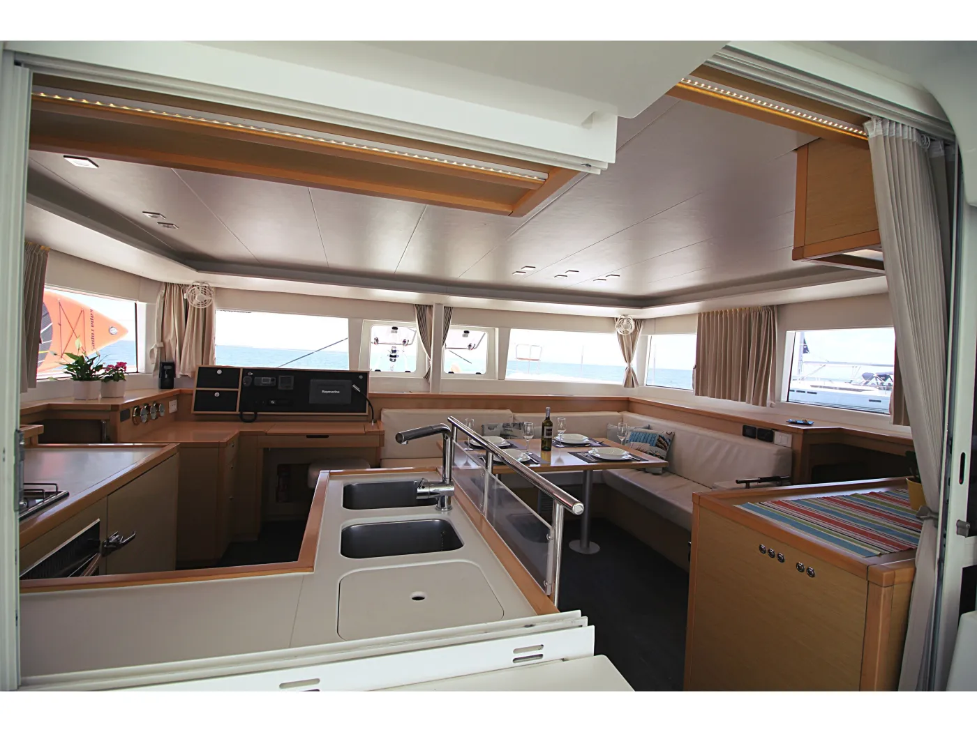 Baccarat - (A/C - Generator - Refit 2021) - Katamaran içinde Alimos