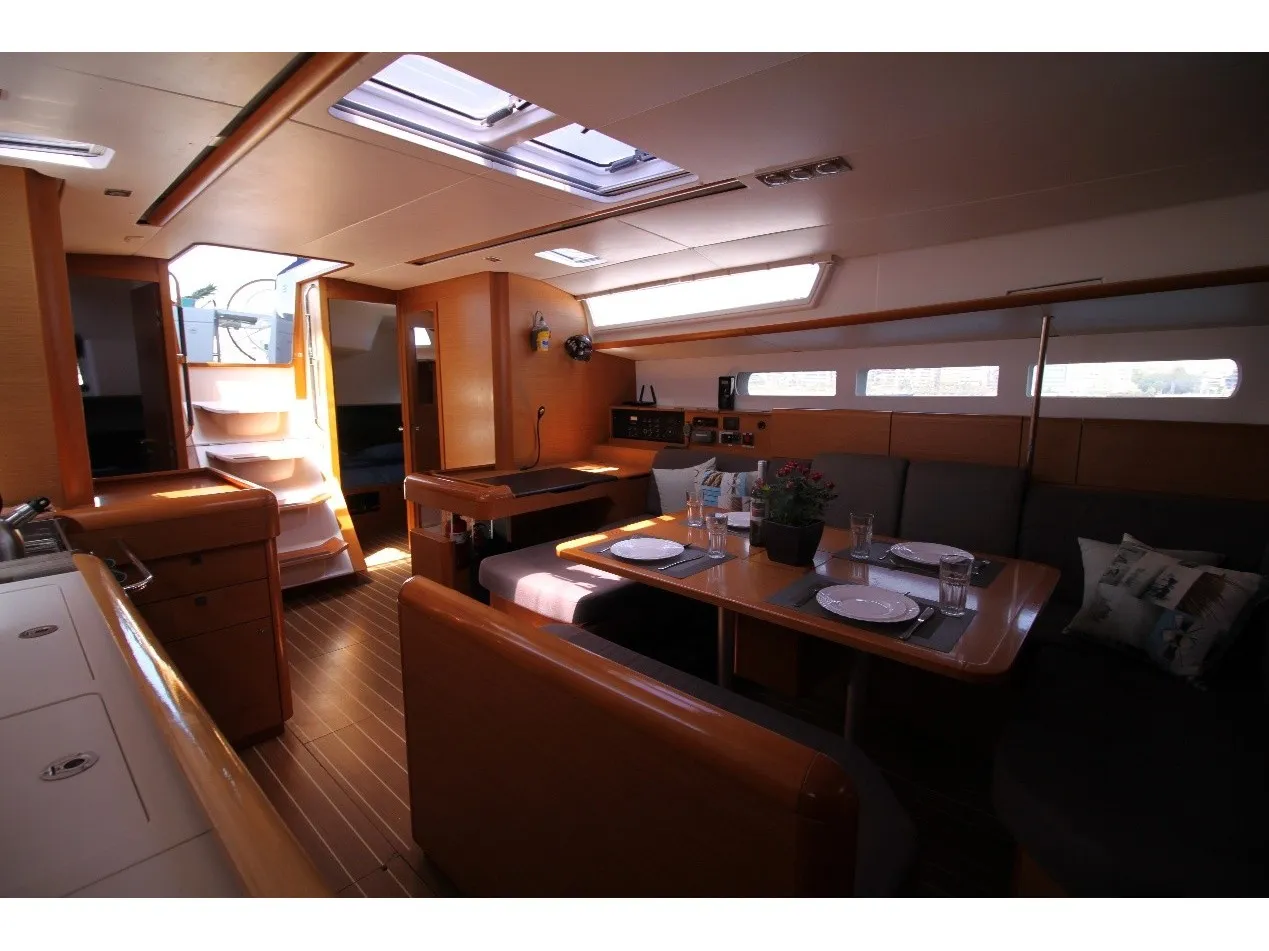 Lucky Slot - (A/C - Generator - Refit 2024) - Sailboat in Alimos
