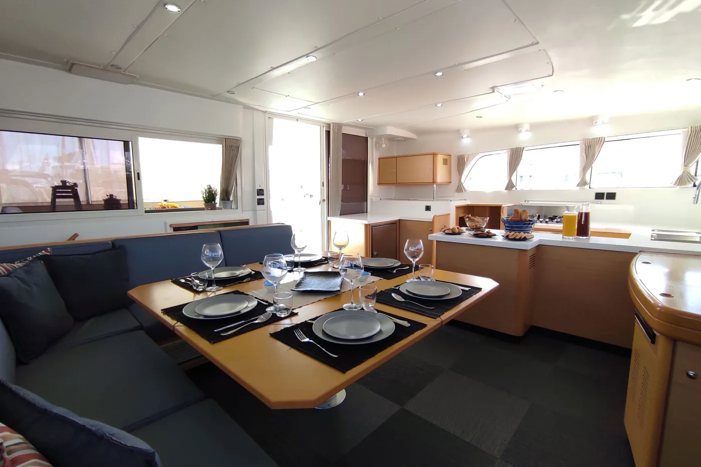 The Full House - (A/C - Generator - Refit 2021) - Catamaran in Alimos