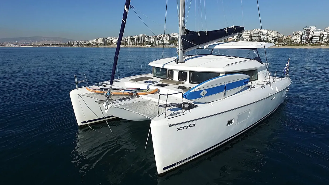Vegas  - (A/C - Generator - Refit 2021) - Katamaran içinde Alimos