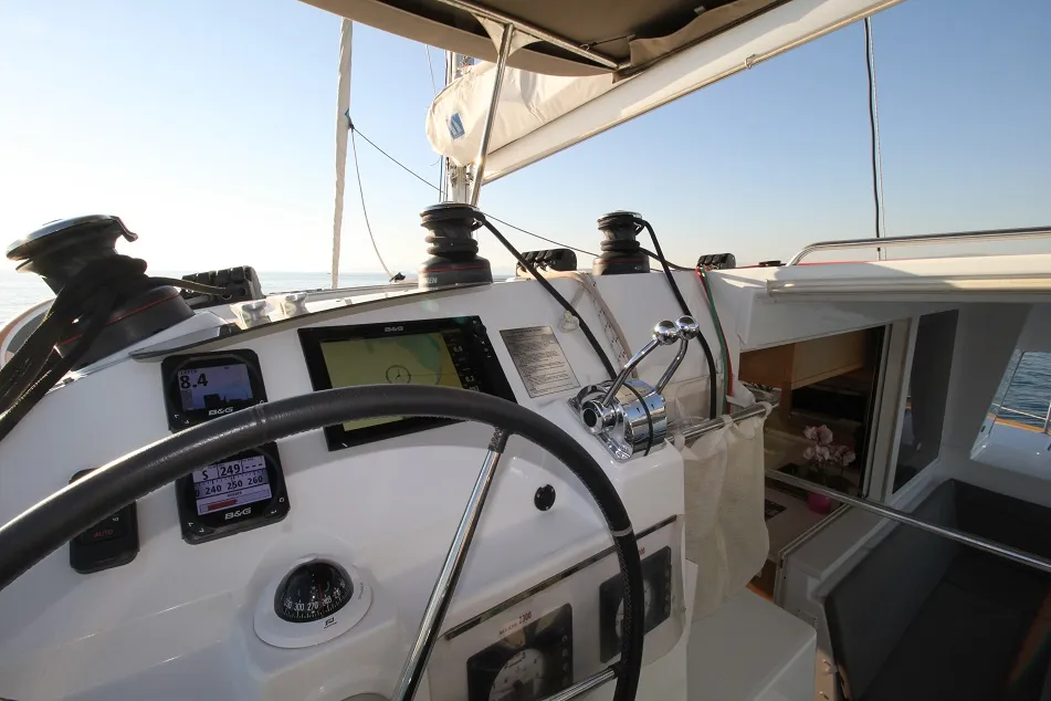 Sailing Blue 4 - Refit 2021 - Katamaran içinde Alimos