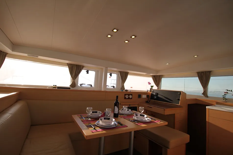 Sailing Blue 4 - Refit 2021 - Katamaran içinde Alimos