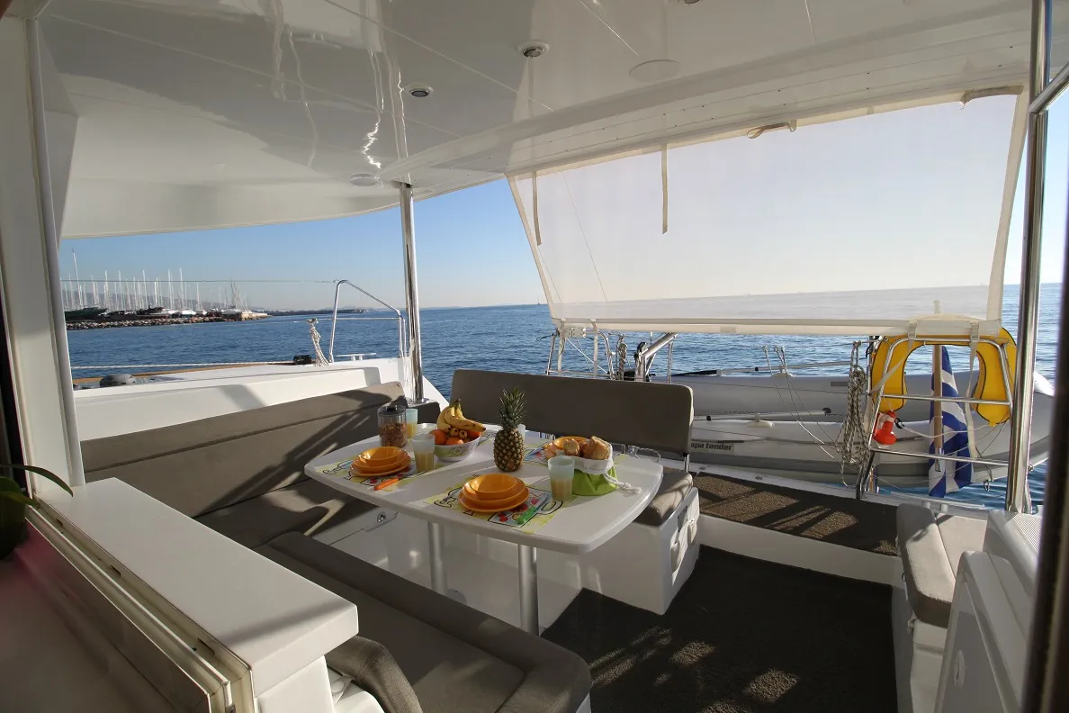 Sailing Blue 4 - Refit 2021 - Katamaran içinde Alimos