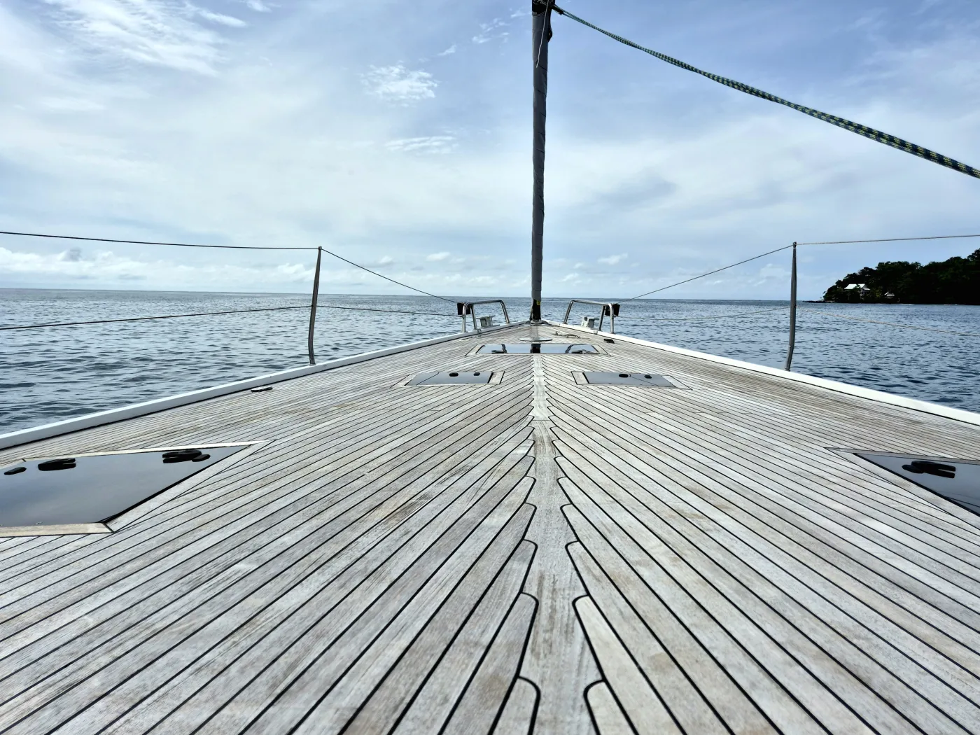 Sailing Freedom - Sailboat in Garrote