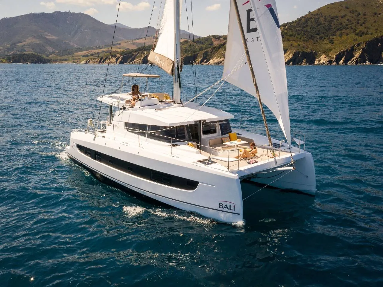 NN1 - Catamaran in Mitikas