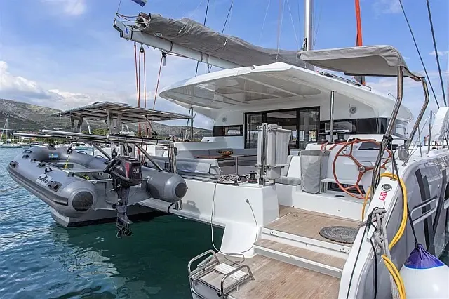 Faros - Catamaran in Seget Donji
