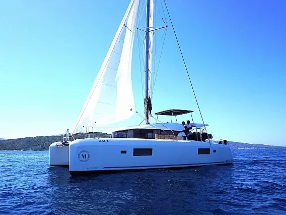 Amfitrite - Katamaran içinde Trogir