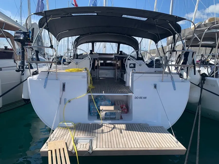 Miss Esme - Yelkenli içinde Seget Donji