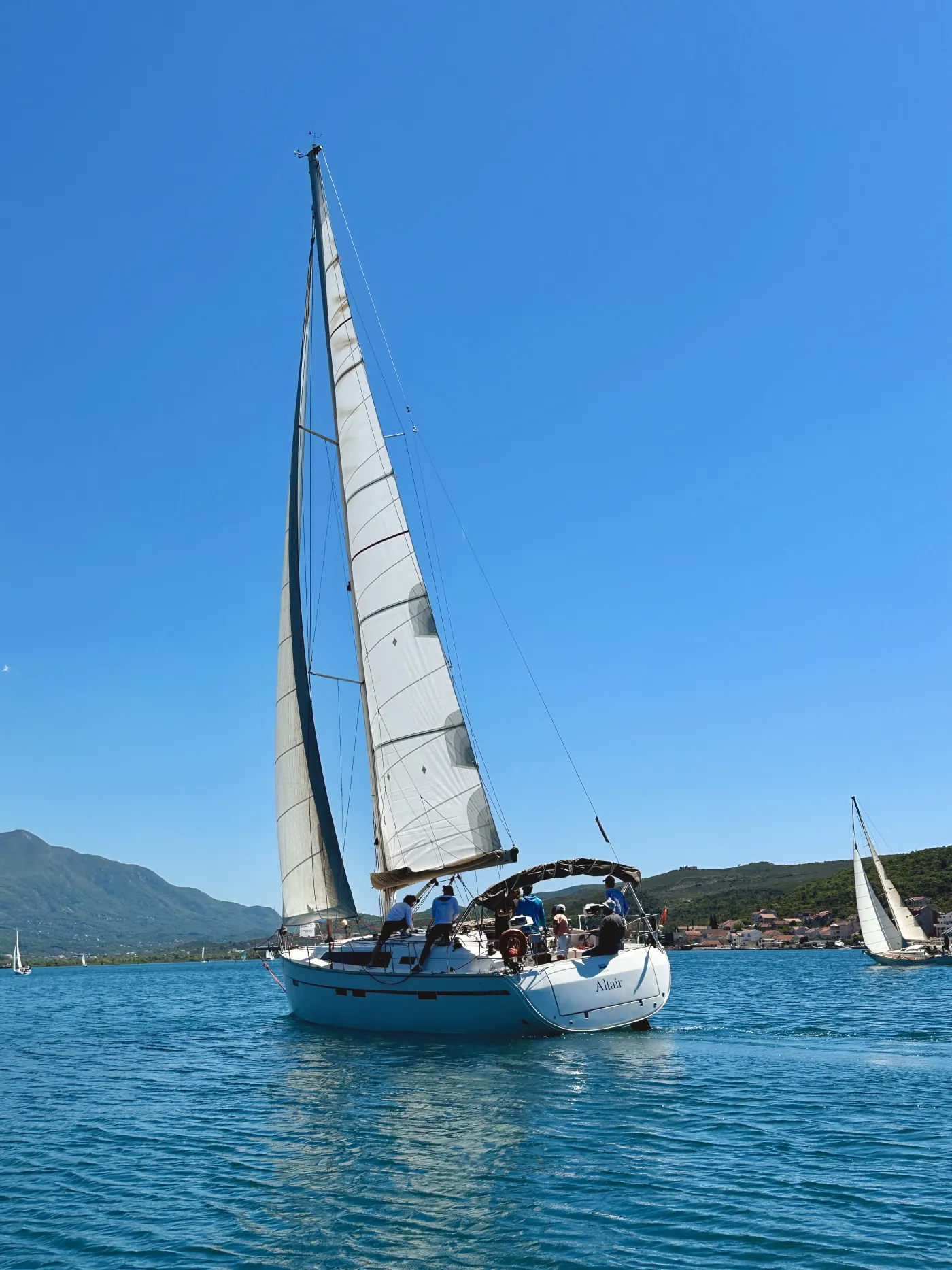 Altair - Yelkenli içinde Kotor