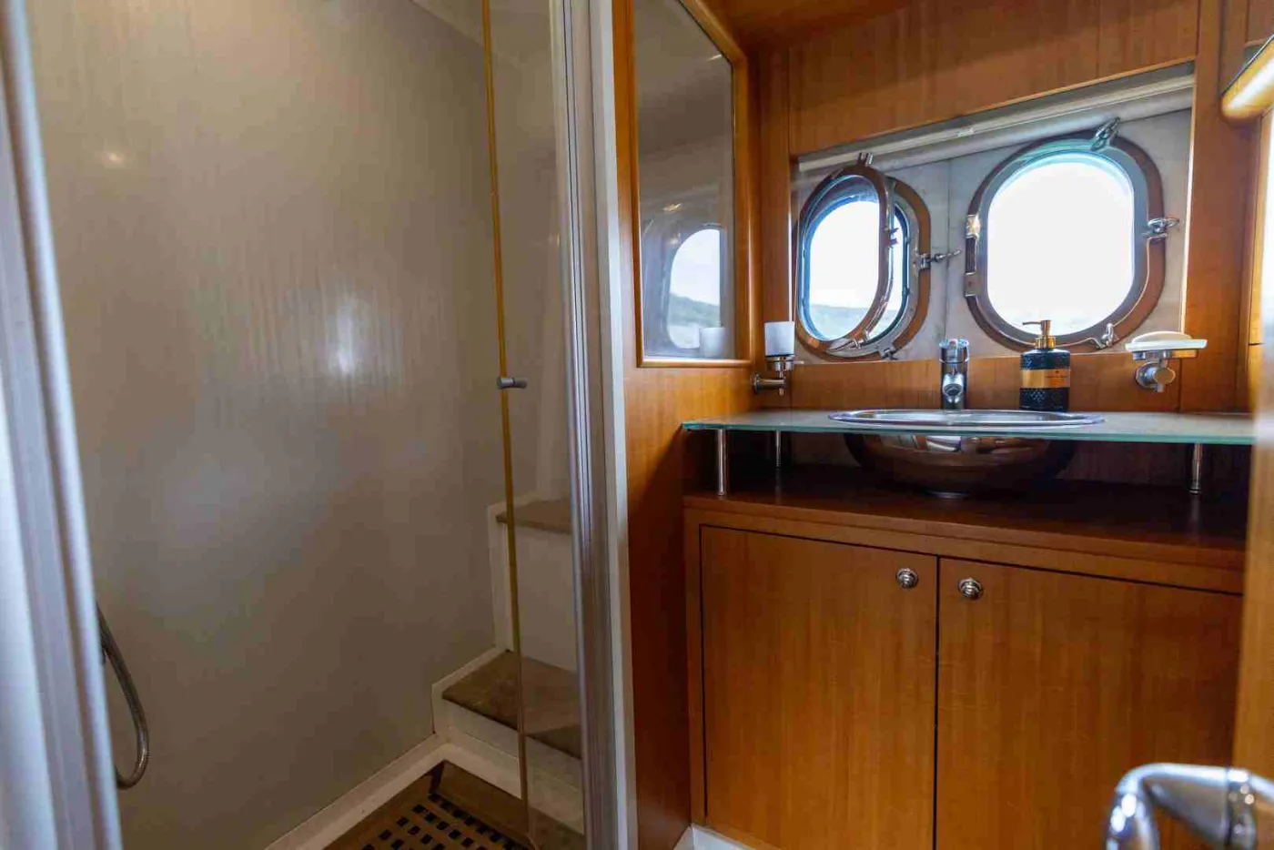 Rüzgar Demir - Motor Yacht in Türkbükü