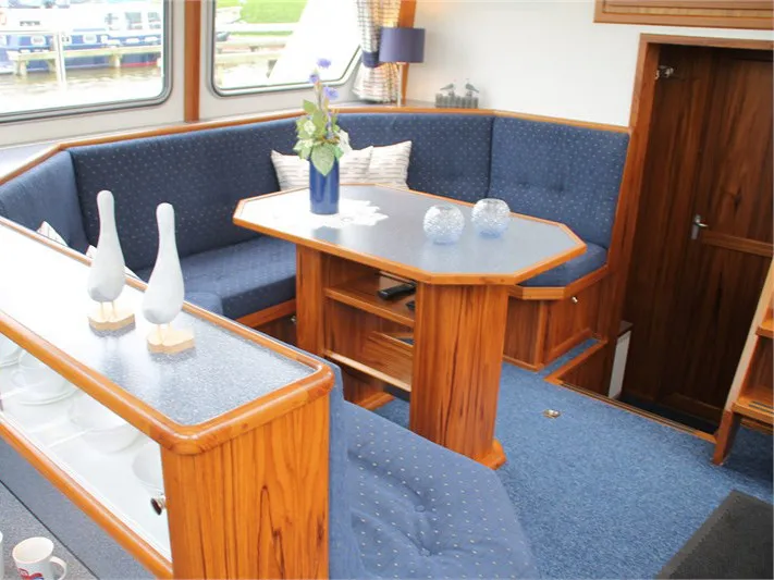 Helena - Motor Yacht in Woudsend