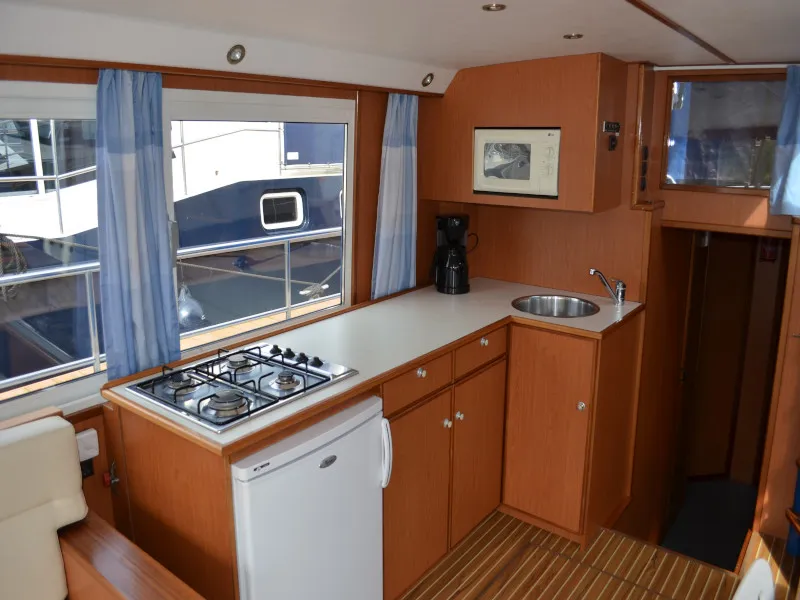 Holidaytime - Motor Yacht in Drachten