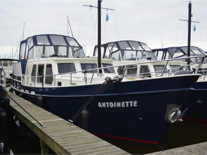 Antoinette - Motor Yacht in Woudsend
