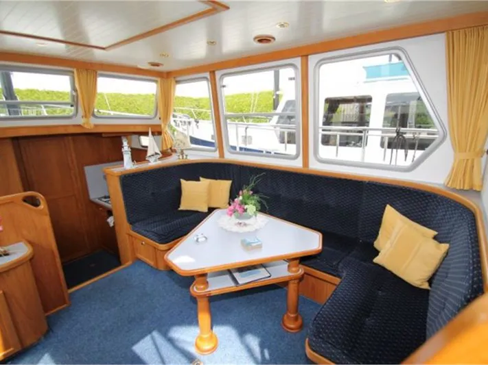 Antoinette - Motor Yacht in Woudsend