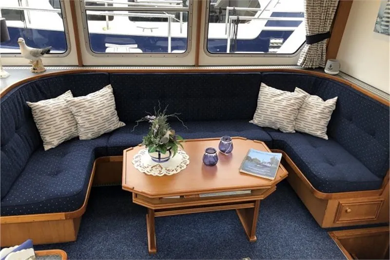 Ryanne - Motor Yacht in Woudsend