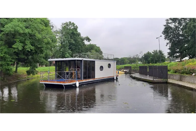 Campi 400 V - Other in Woudsend