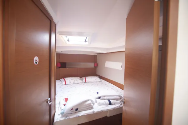 Front Cabin