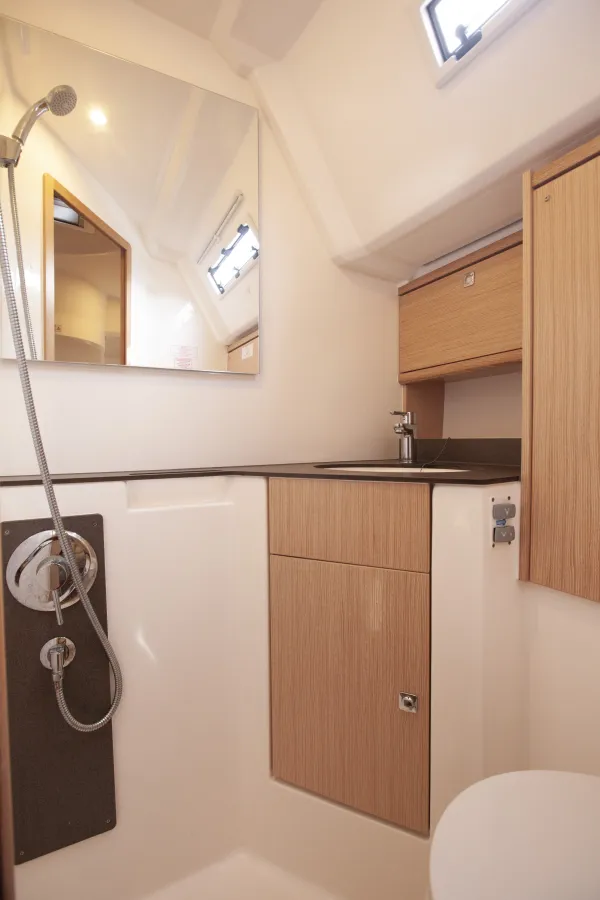 Aft WC (starboard side)