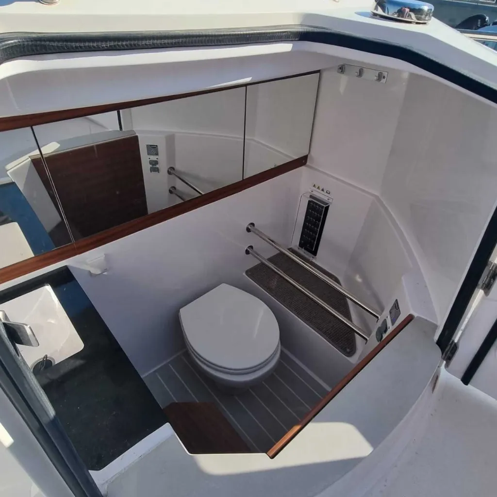 Axopar - Motor Yacht in Trogir